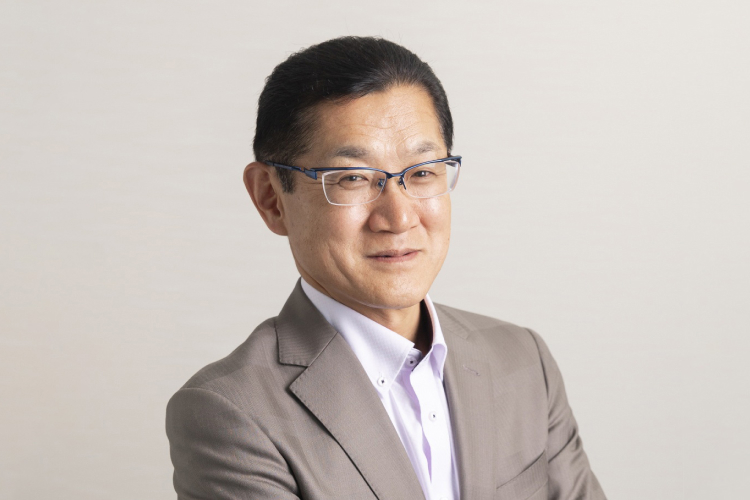 専務取締役　山縣 泰介
