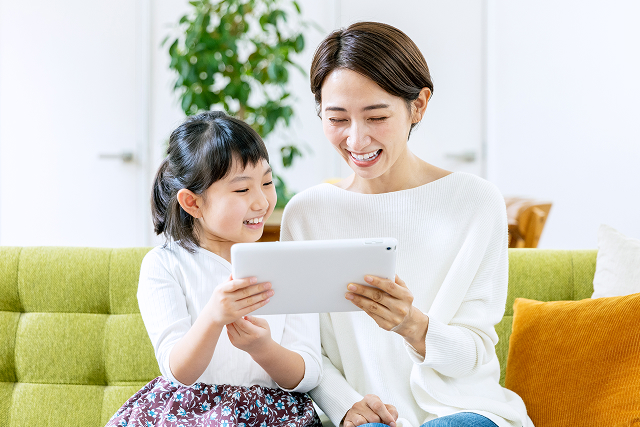 EasyMesh（イージーメッシュ）は、親機・子機が協調して家中に安定したWi-Fiを拡げる方式です。